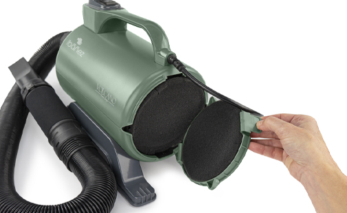 Limpieza y mantenimiento de un expulsor-secador para peluquería canina